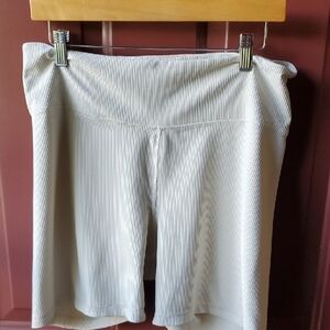 Old Navy Women's Striped Bike Shorts - Gray